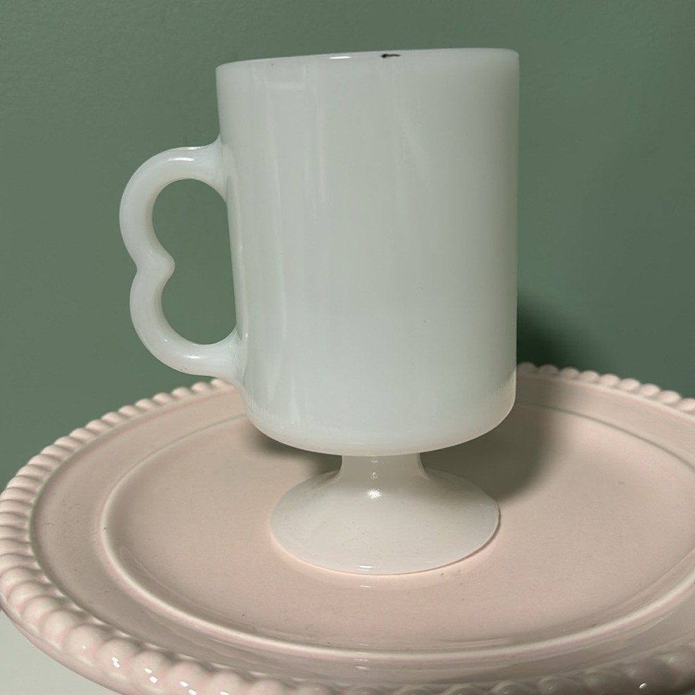 Vintage Disney Mickey Mouse milk glass mug - Picture 3 of 5
